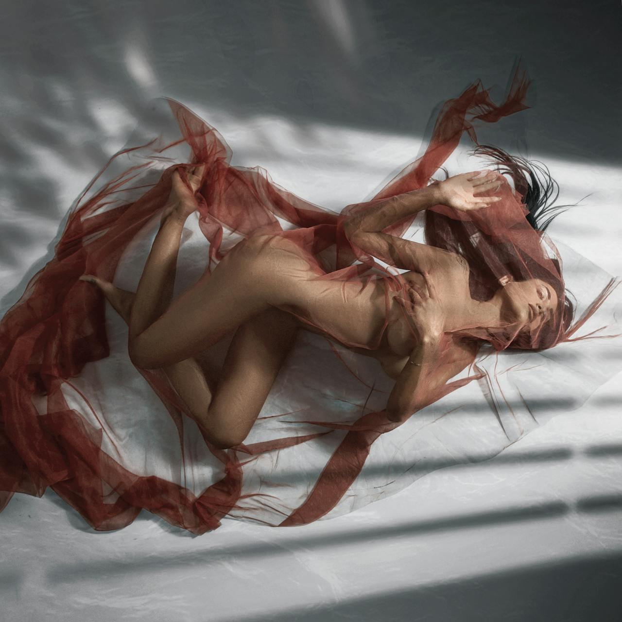 Why Minimalism Works in Nude Photography